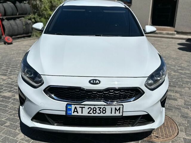 Белый Киа Сид, объемом двигателя 1.6 л и пробегом 248 тыс. км за 12800 $, фото 1 на Automoto.ua