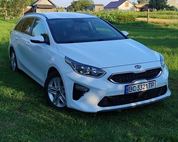 Белый Киа Сид, объемом двигателя 1.6 л и пробегом 203 тыс. км за 17100 $, фото 1 на Automoto.ua