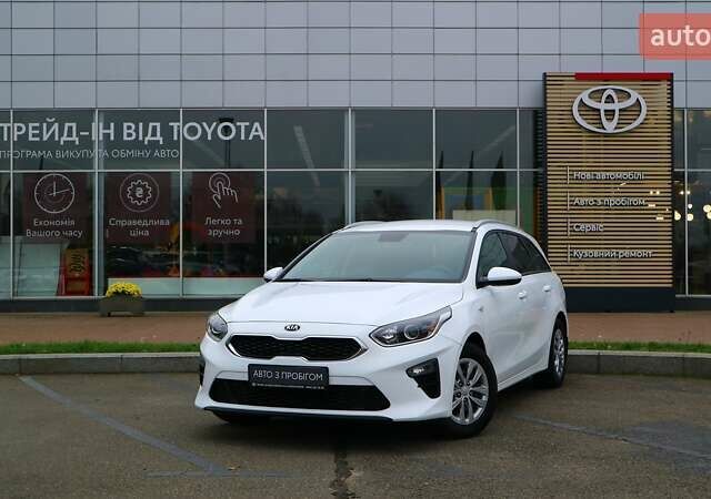 Белый Киа Сид, объемом двигателя 1.37 л и пробегом 33 тыс. км за 15432 $, фото 1 на Automoto.ua