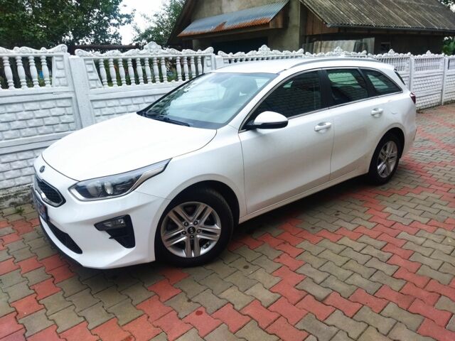 Белый Киа Сид, объемом двигателя 2 л и пробегом 190 тыс. км за 14200 $, фото 1 на Automoto.ua