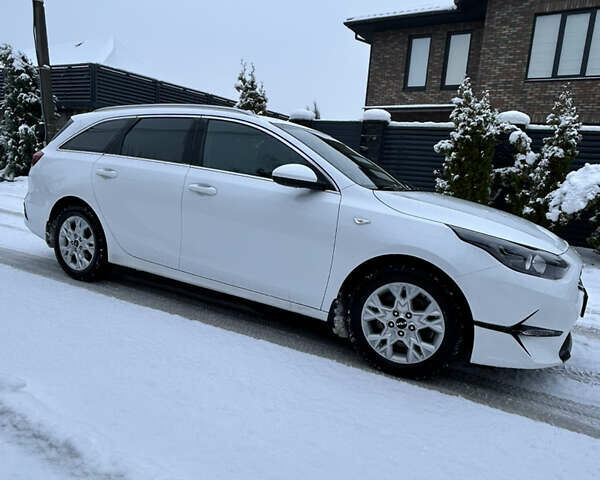 Белый Киа Сид, объемом двигателя 1.59 л и пробегом 57 тыс. км за 17900 $, фото 1 на Automoto.ua