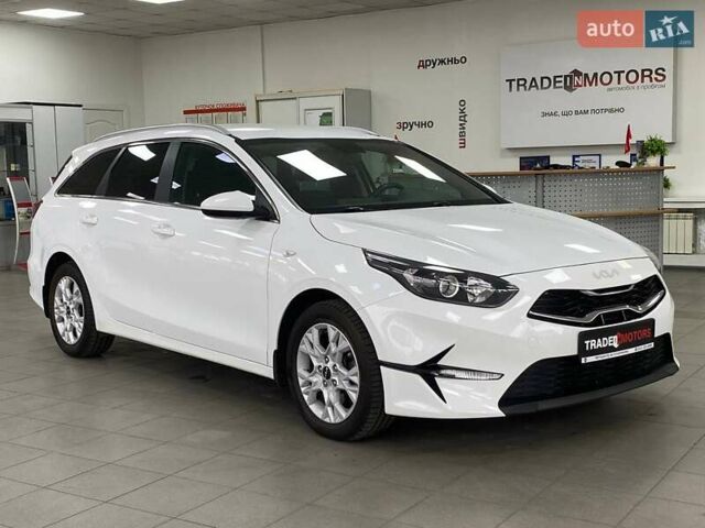 Белый Киа Сид, объемом двигателя 1.58 л и пробегом 57 тыс. км за 17990 $, фото 1 на Automoto.ua