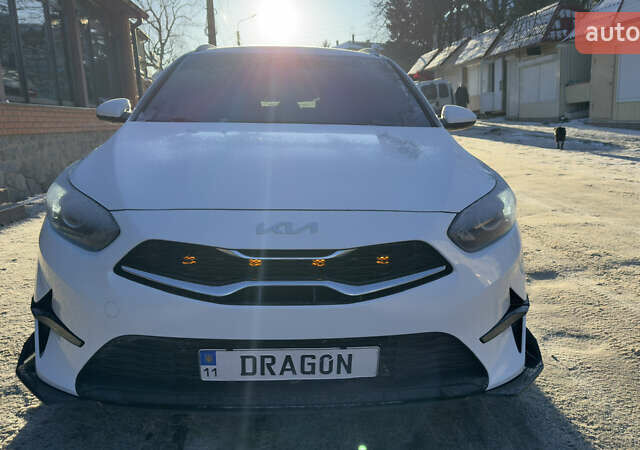 Білий Кіа Сід, об'ємом двигуна 1.6 л та пробігом 104 тис. км за 20000 $, фото 1 на Automoto.ua