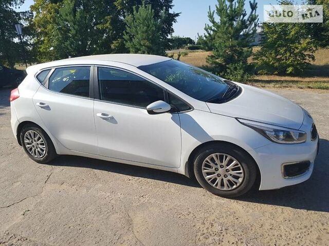 Білий Кіа Сід, об'ємом двигуна 1.6 л та пробігом 35 тис. км за 15500 $, фото 1 на Automoto.ua