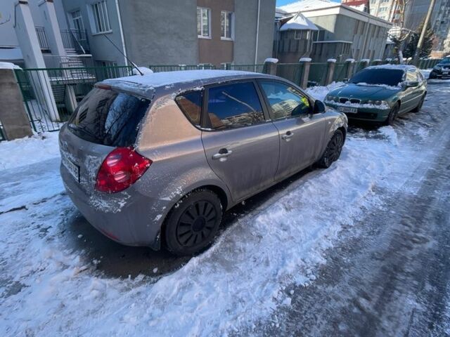 Бежевий Кіа Сід, об'ємом двигуна 1.4 л та пробігом 207 тис. км за 5500 $, фото 1 на Automoto.ua