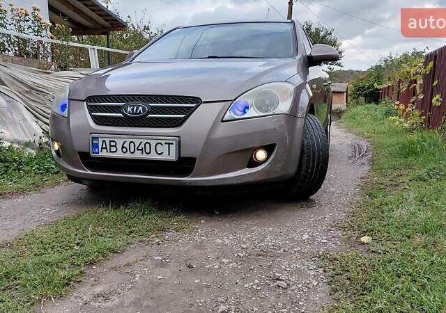 Бежевый Киа Сид, объемом двигателя 1.59 л и пробегом 328 тыс. км за 5500 $, фото 1 на Automoto.ua