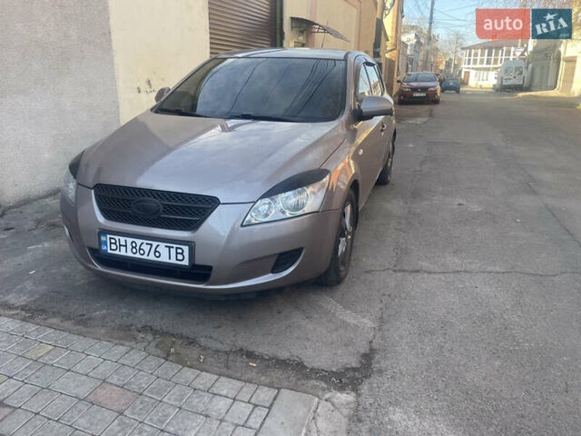 Бежевий Кіа Сід, об'ємом двигуна 1.6 л та пробігом 315 тис. км за 5500 $, фото 1 на Automoto.ua