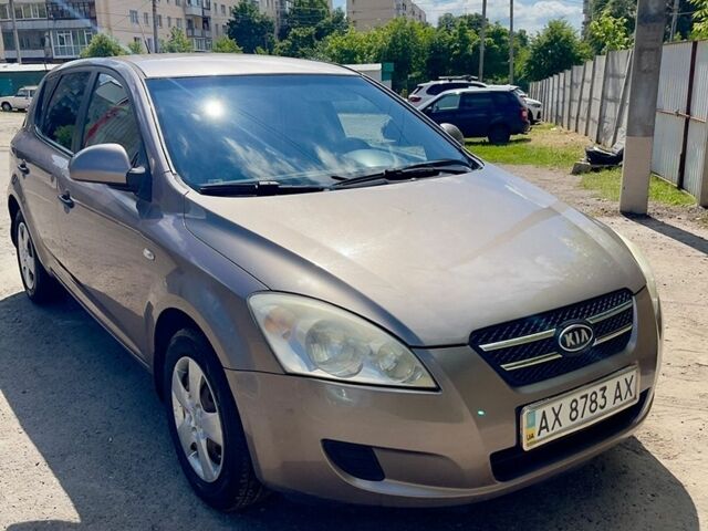 Бежевий Кіа Сід, об'ємом двигуна 1.6 л та пробігом 273 тис. км за 4800 $, фото 1 на Automoto.ua