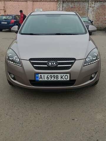 Бежевый Киа Сид, объемом двигателя 1.6 л и пробегом 273 тыс. км за 5800 $, фото 1 на Automoto.ua