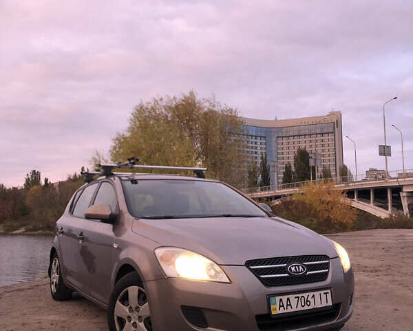 Киа Сид 2008 в Киеве на Automoto.ua Бежевый Киа Сид, объемом двигателя 1.58 л и пробегом 177 тыс. км за 6500 $, фото 1 на Automoto.ua