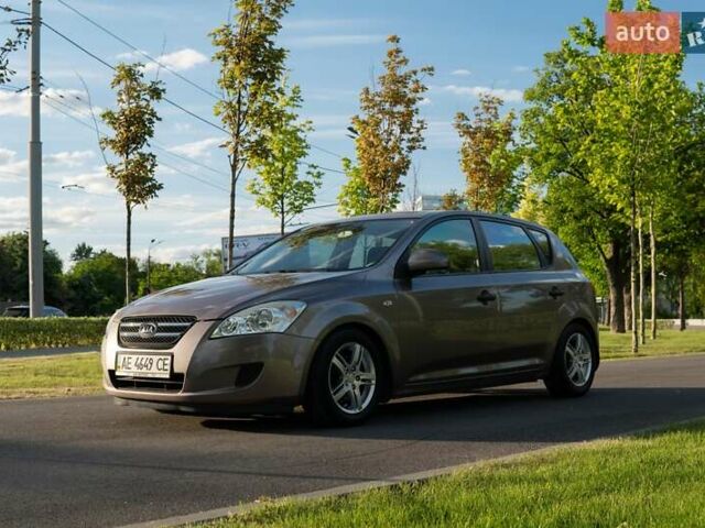 Бежевый Киа Сид, объемом двигателя 1.4 л и пробегом 131 тыс. км за 6900 $, фото 1 на Automoto.ua