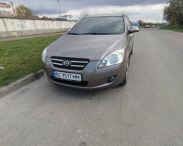 Бежевий Кіа Сід, об'ємом двигуна 1.58 л та пробігом 255 тис. км за 5200 $, фото 1 на Automoto.ua