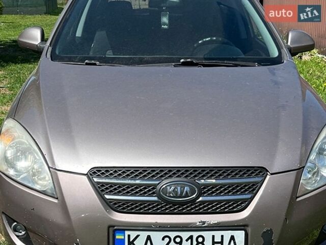 Бежевый Киа Сид, объемом двигателя 1.6 л и пробегом 275 тыс. км за 4800 $, фото 1 на Automoto.ua