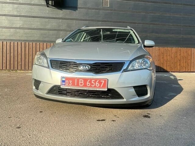 Бежевий Кіа Сід, об'ємом двигуна 1.4 л та пробігом 123 тис. км за 5700 $, фото 1 на Automoto.ua