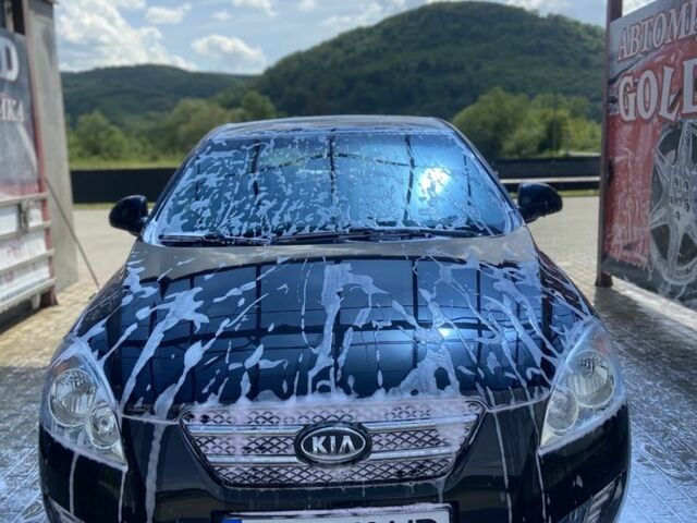 Чорний Кіа Сід, об'ємом двигуна 1.6 л та пробігом 250 тис. км за 5018 $, фото 1 на Automoto.ua