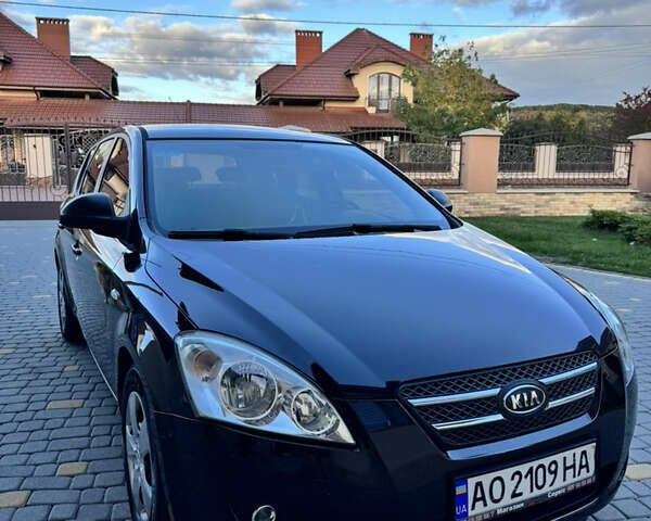 Черный Киа Сид, объемом двигателя 1.4 л и пробегом 293 тыс. км за 4300 $, фото 1 на Automoto.ua