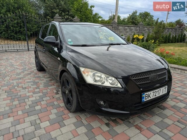 Черный Киа Сид, объемом двигателя 1.4 л и пробегом 243 тыс. км за 5500 $, фото 1 на Automoto.ua