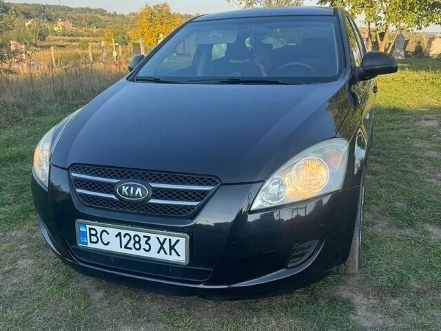 Черный Киа Сид, объемом двигателя 1.6 л и пробегом 270 тыс. км за 6000 $, фото 1 на Automoto.ua