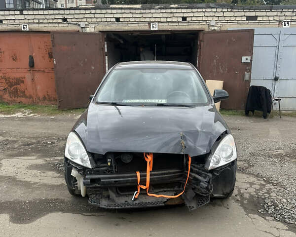 Чорний Кіа Сід, об'ємом двигуна 1.4 л та пробігом 107 тис. км за 2600 $, фото 1 на Automoto.ua