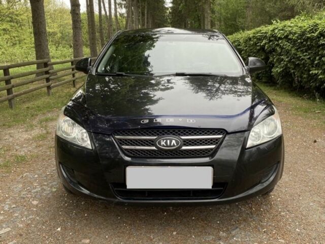 Чорний Кіа Сід, об'ємом двигуна 1.4 л та пробігом 330 тис. км за 4499 $, фото 1 на Automoto.ua