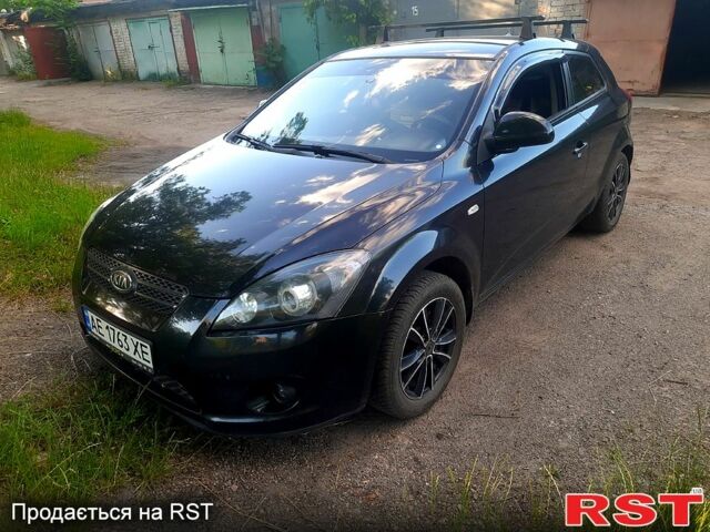 Черный Киа Сид, объемом двигателя 1.4 л и пробегом 295 тыс. км за 4500 $, фото 1 на Automoto.ua