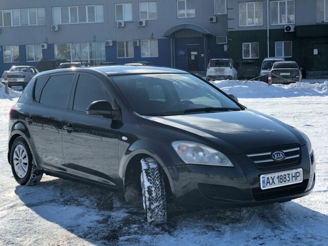 Черный Киа Сид, объемом двигателя 1.4 л и пробегом 190 тыс. км за 6100 $, фото 1 на Automoto.ua