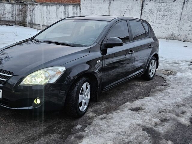 Черный Киа Сид, объемом двигателя 1.6 л и пробегом 258 тыс. км за 5600 $, фото 1 на Automoto.ua