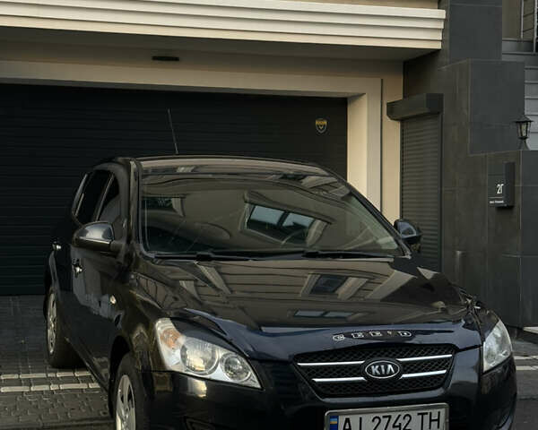 Черный Киа Сид, объемом двигателя 1.4 л и пробегом 334 тыс. км за 4499 $, фото 1 на Automoto.ua