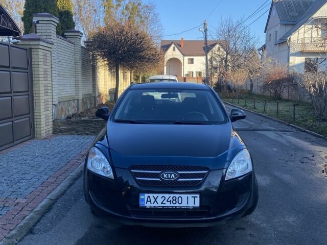Черный Киа Сид, объемом двигателя 1.4 л и пробегом 192 тыс. км за 5900 $, фото 1 на Automoto.ua