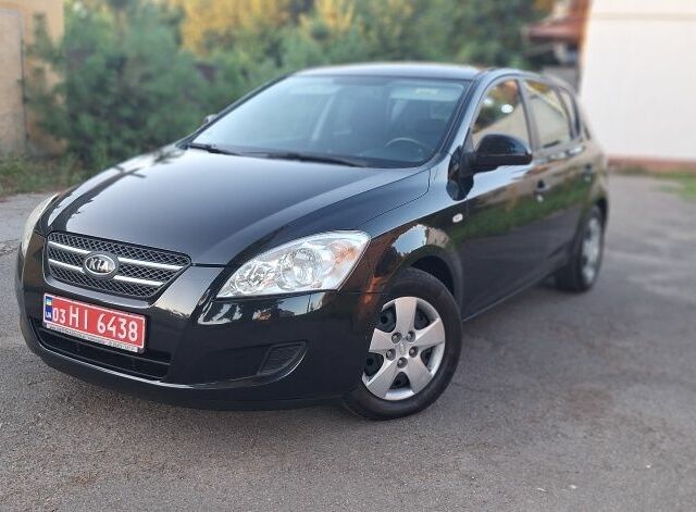 Чорний Кіа Сід, об'ємом двигуна 4 л та пробігом 170 тис. км за 5650 $, фото 1 на Automoto.ua