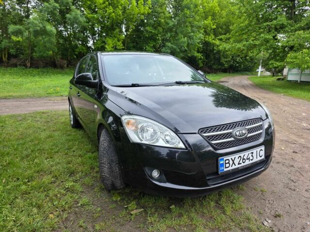 Черный Киа Сид, объемом двигателя 1.4 л и пробегом 175 тыс. км за 4100 $, фото 1 на Automoto.ua