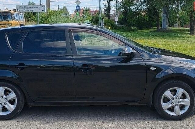 Черный Киа Сид, объемом двигателя 1.6 л и пробегом 184 тыс. км за 5000 $, фото 1 на Automoto.ua