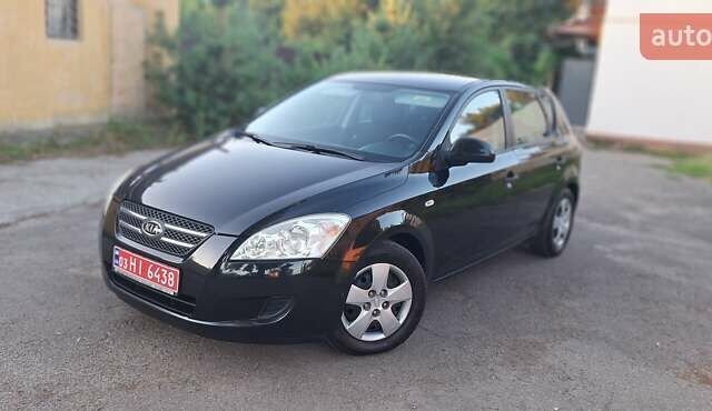 Чорний Кіа Сід, об'ємом двигуна 1.4 л та пробігом 170 тис. км за 5550 $, фото 1 на Automoto.ua