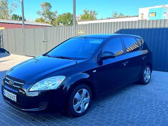 Чорний Кіа Сід, об'ємом двигуна 1.4 л та пробігом 189 тис. км за 6350 $, фото 1 на Automoto.ua