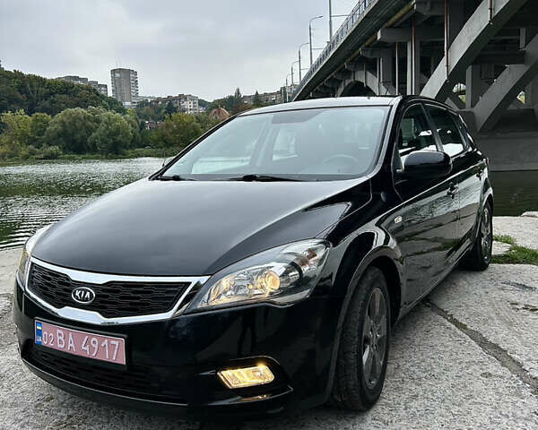 Черный Киа Сид, объемом двигателя 1.4 л и пробегом 178 тыс. км за 6800 $, фото 1 на Automoto.ua