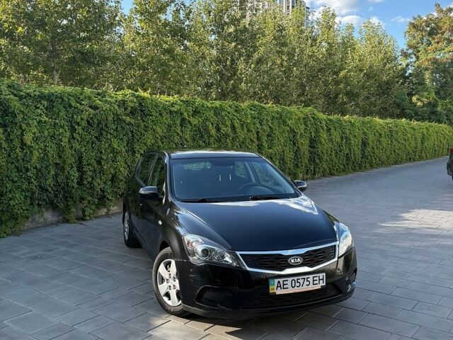 Чорний Кіа Сід, об'ємом двигуна 1.4 л та пробігом 46 тис. км за 7900 $, фото 1 на Automoto.ua