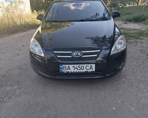 Черный Киа Сид, объемом двигателя 1.4 л и пробегом 140 тыс. км за 5000 $, фото 1 на Automoto.ua