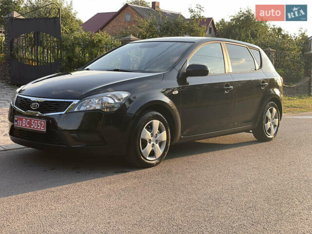 Черный Киа Сид, объемом двигателя 1.4 л и пробегом 156 тыс. км за 6400 $, фото 1 на Automoto.ua