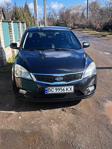 Черный Киа Сид, объемом двигателя 1.6 л и пробегом 274 тыс. км за 8000 $, фото 1 на Automoto.ua