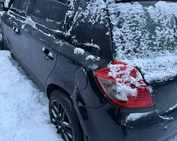 Черный Киа Сид, объемом двигателя 1.6 л и пробегом 300 тыс. км за 2350 $, фото 1 на Automoto.ua