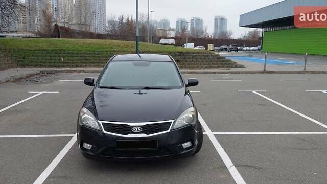 Черный Киа Сид, объемом двигателя 1.59 л и пробегом 327 тыс. км за 7750 $, фото 1 на Automoto.ua