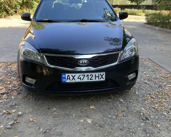 Черный Киа Сид, объемом двигателя 1.59 л и пробегом 158 тыс. км за 8300 $, фото 1 на Automoto.ua