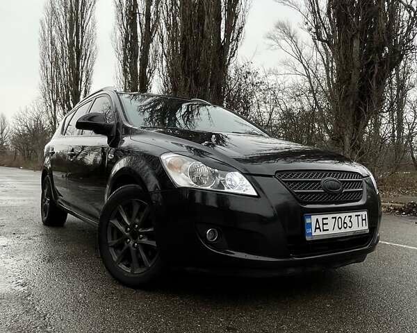 Черный Киа Сид, объемом двигателя 1.4 л и пробегом 194 тыс. км за 5600 $, фото 1 на Automoto.ua