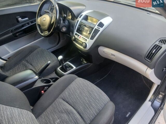 Черный Киа Сид, объемом двигателя 2 л и пробегом 260 тыс. км за 6300 $, фото 1 на Automoto.ua