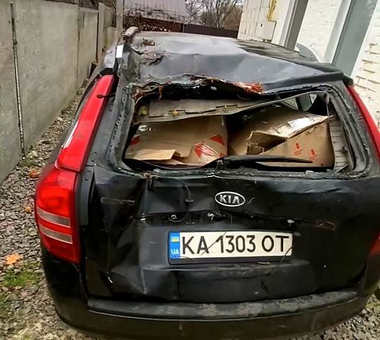 Черный Киа Сид, объемом двигателя 1.6 л и пробегом 246 тыс. км за 2700 $, фото 1 на Automoto.ua