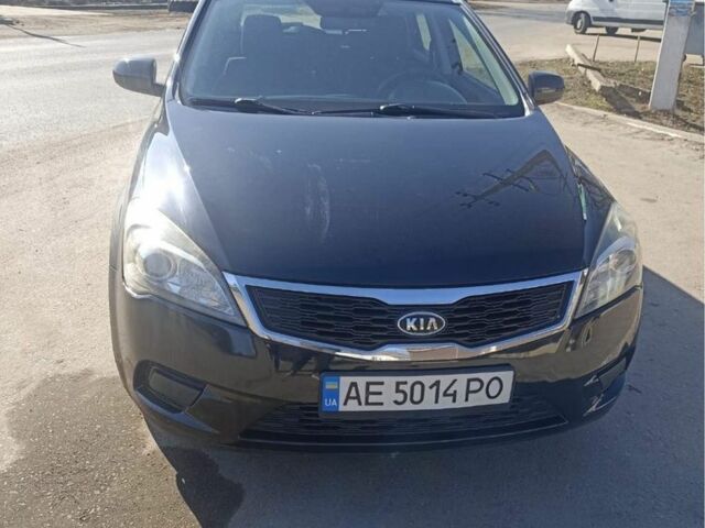 Черный Киа Сид, объемом двигателя 1.4 л и пробегом 240 тыс. км за 6200 $, фото 1 на Automoto.ua