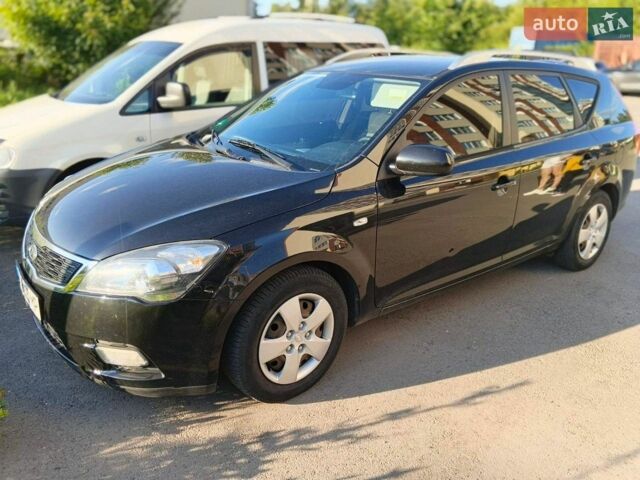 Черный Киа Сид, объемом двигателя 1.4 л и пробегом 280 тыс. км за 5000 $, фото 1 на Automoto.ua