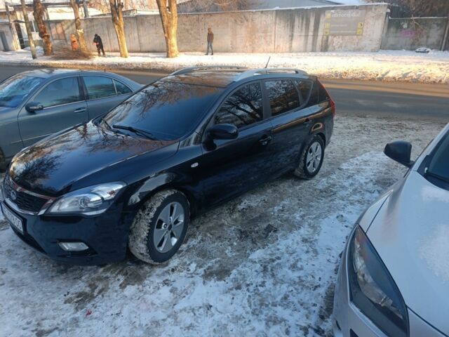Черный Киа Сид, объемом двигателя 1.4 л и пробегом 174 тыс. км за 5700 $, фото 1 на Automoto.ua
