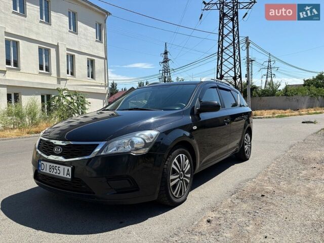 Чорний Кіа Сід, об'ємом двигуна 1.4 л та пробігом 228 тис. км за 5699 $, фото 1 на Automoto.ua