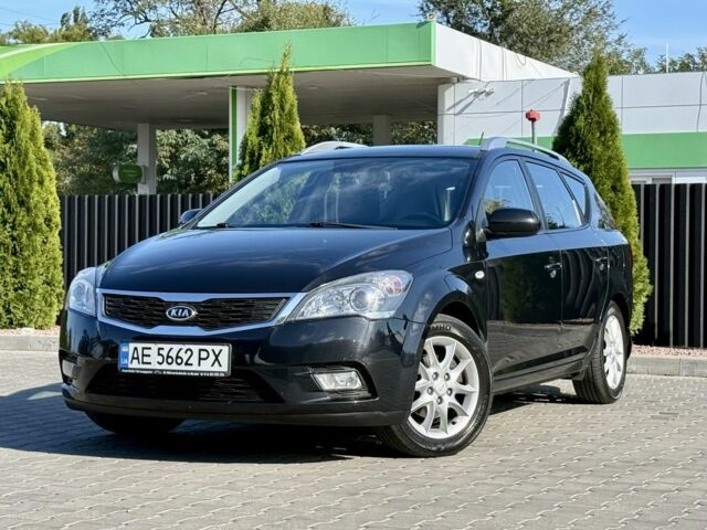 Чорний Кіа Сід, об'ємом двигуна 1.4 л та пробігом 200 тис. км за 5651 $, фото 1 на Automoto.ua